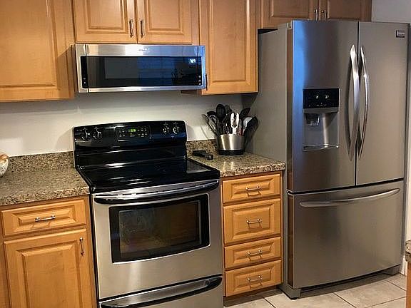 3rd image of 3223 Latana Dr