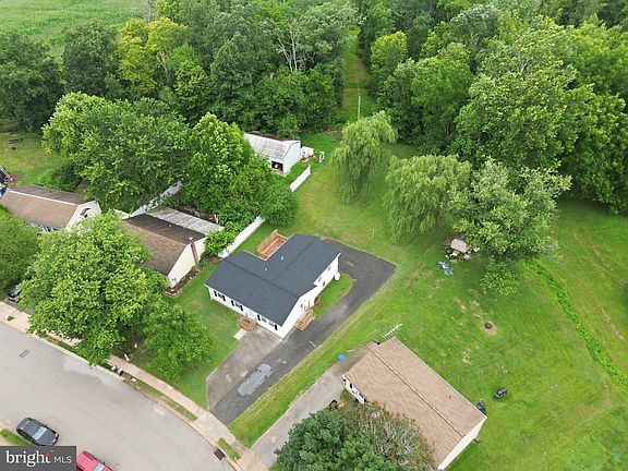 3rd image of 3472 Fox Ridge Ct