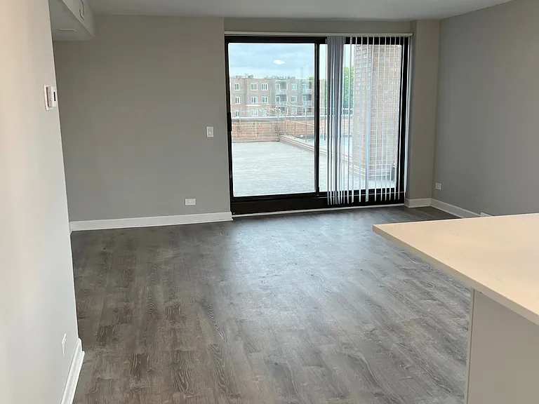 Des Plaines Tower — Photo 43