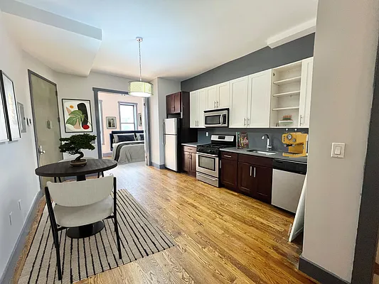 Rented by Pear NYC LLC | media 2