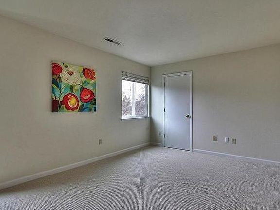 3rd image of 1293 Pine Creek Way APT A