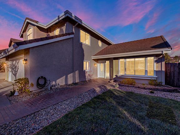 3rd image of 573 Britannia Drive