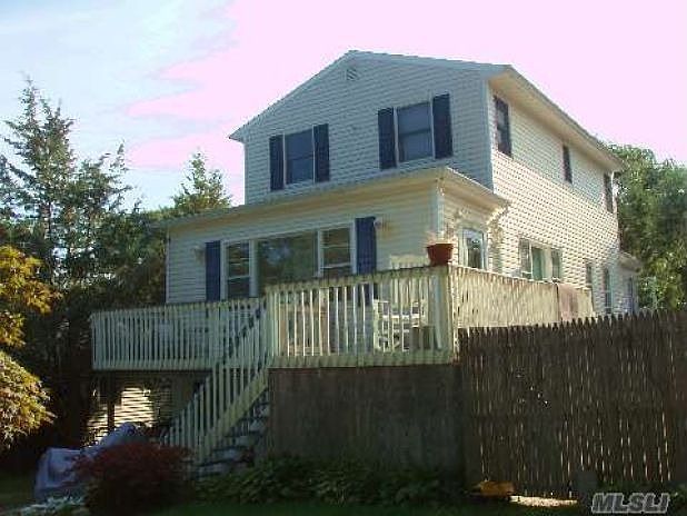 1st image of 20 Meadowbrook Dr