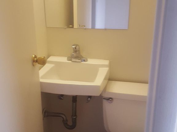 5th image of 162 E Townhouse Ct