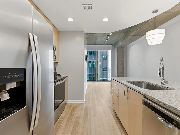 415 Church St #2409 — Photo 6