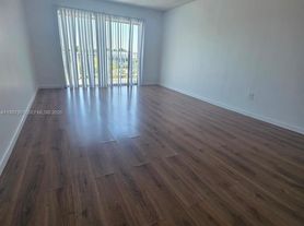 494 NW 165th Street Rd