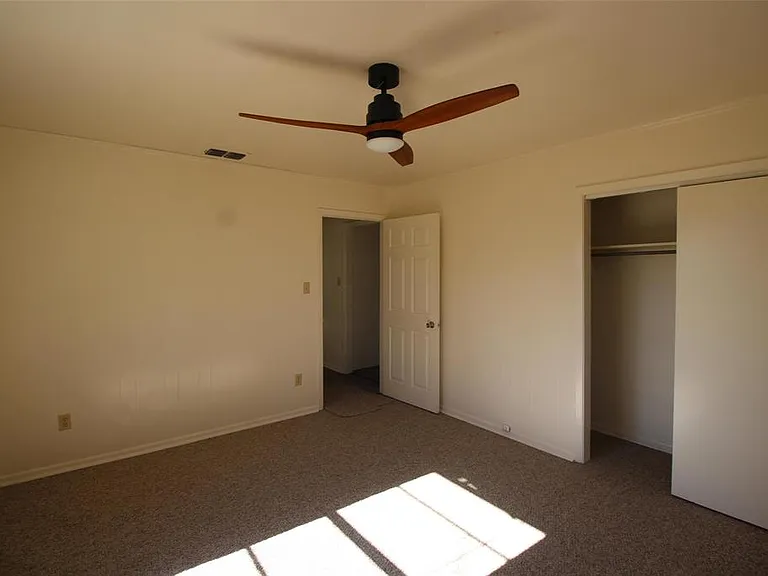 605 W Hill St — Photo 9