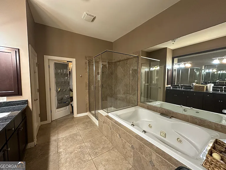 6166 Holly Park Ln #160 — Photo 15
