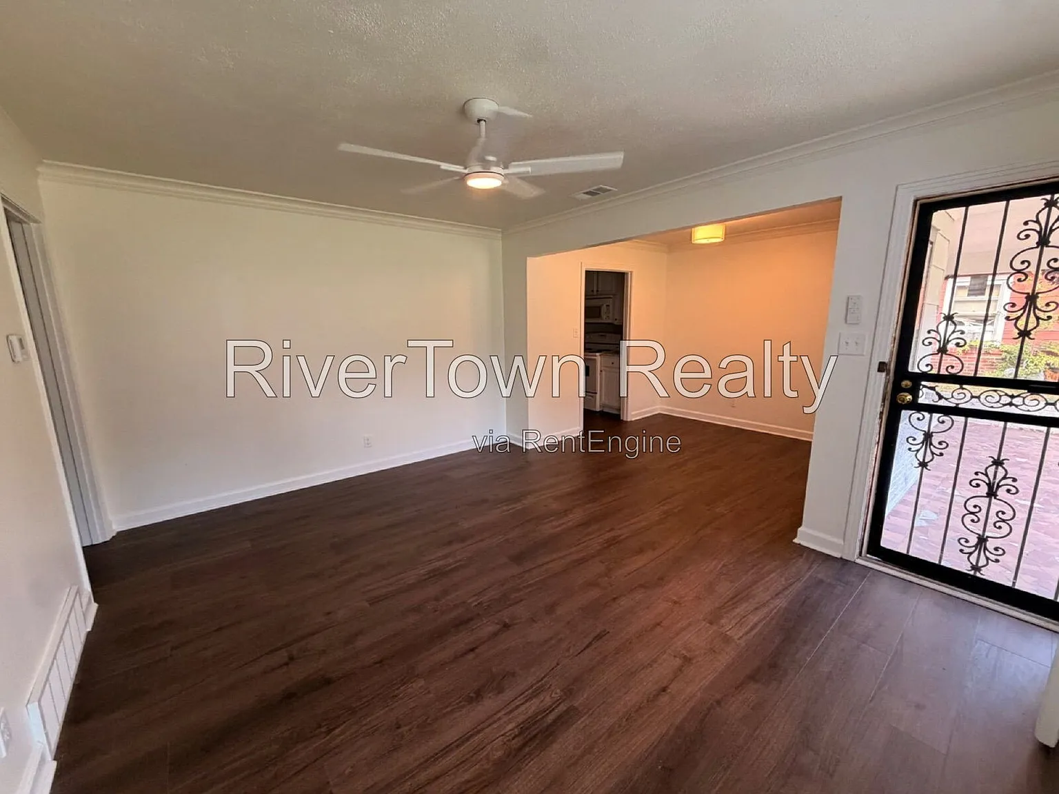 3 bed, 2.0 bath, 1362 sqft, $1,695 — Photo 3