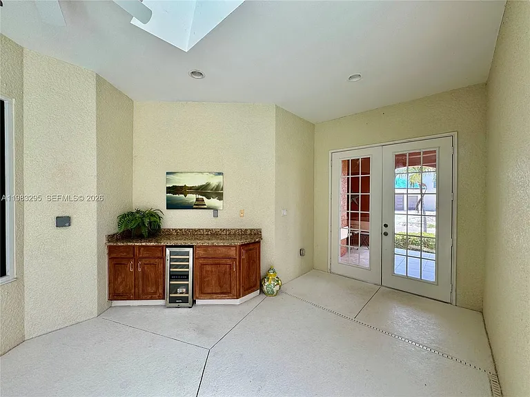 1740 Ludlow Rd — Photo 5