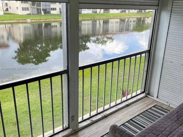 361 S Hollybrook Dr APT 206, Hollywood, FL 33025