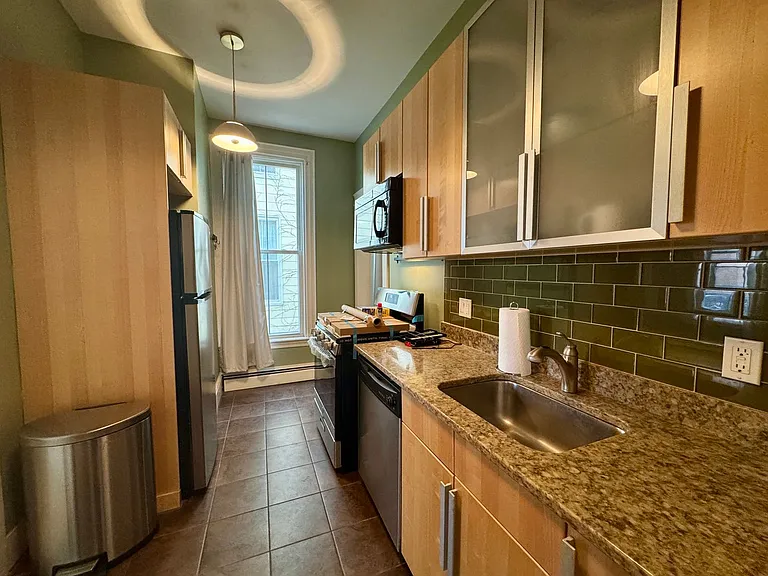 168 Neal St #4 — Photo 6