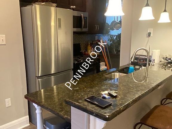 5th image of 634 Diamond St Floor 2