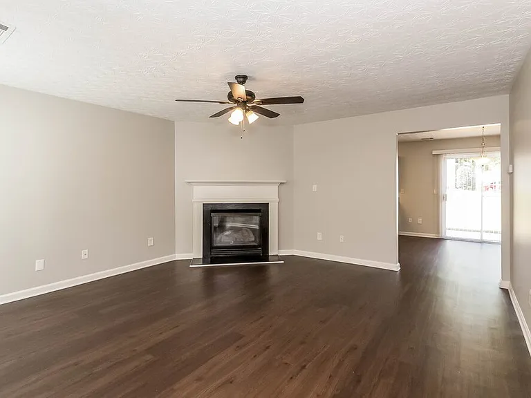 271 Springbottom Ct — Photo 3