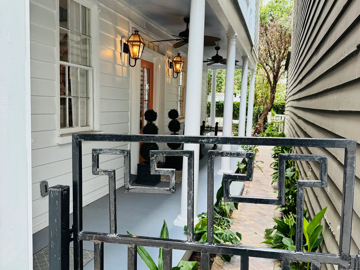 2 bed, 2.5 bath, 1583 sqft, $6,000 — Photo 2