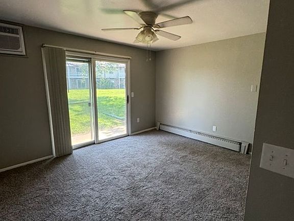3rd image of 307 N Prairieview Rd #201-1
