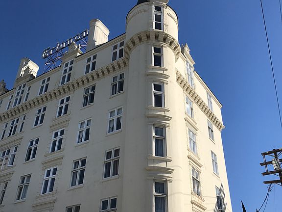 6th floor corner tower unit!