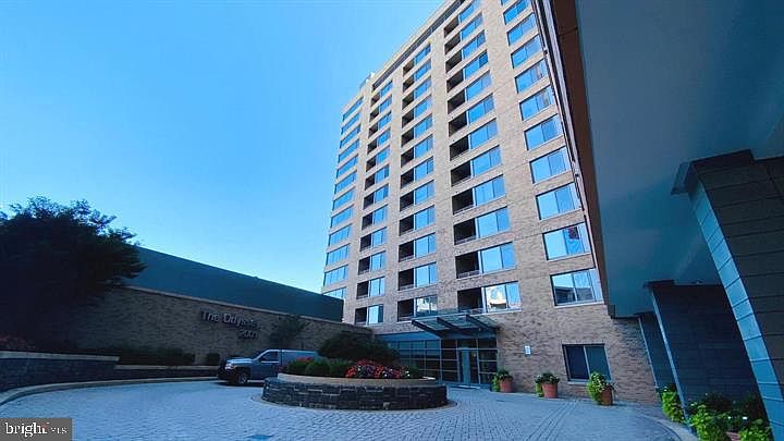 1st image of 2001 15th St N APT 417