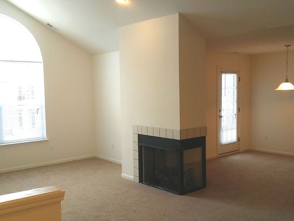 2nd image of 3281 Primrose Ln