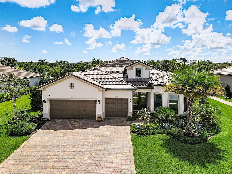 9234 Balsamo Dr — Photo 49