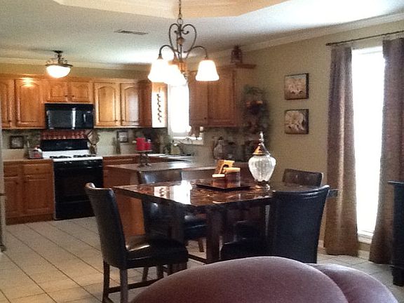 4th image of 206 Tigerlily Dr