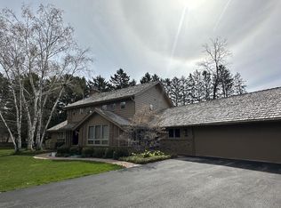 921 W Green Tree Rd, River Hills, WI 53217