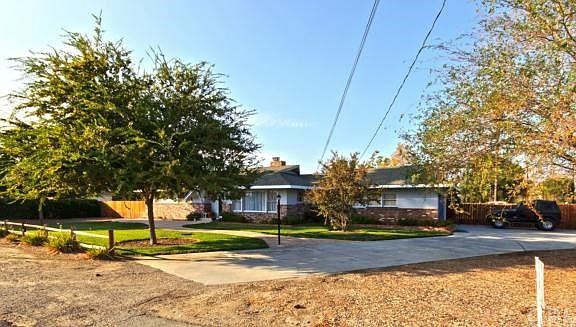 2nd image of 4550 E Charlton Ave