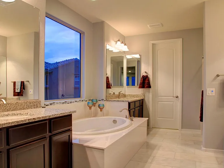 3607 E Salter Dr — Photo 10