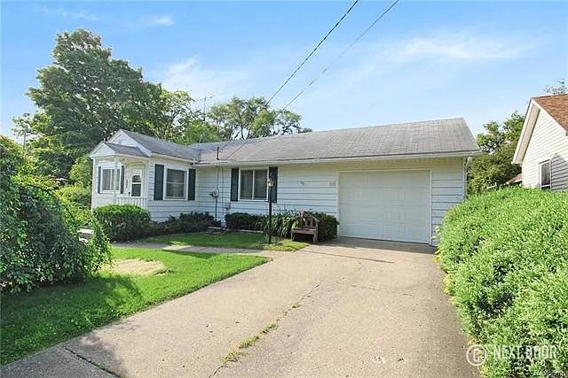 233 E Unadilla St photo 1