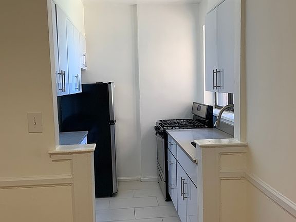 3rd image of 200 Haven Ave #K4j