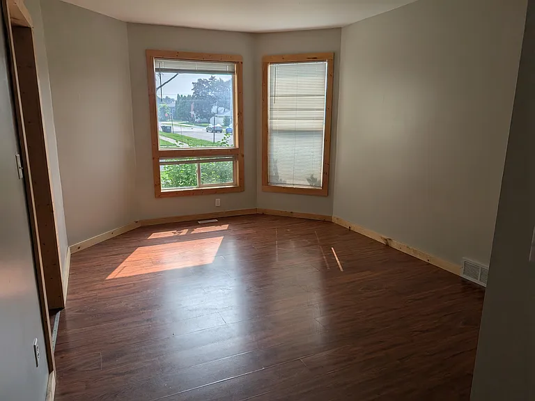1727 Hughitt Ave — Photo 18