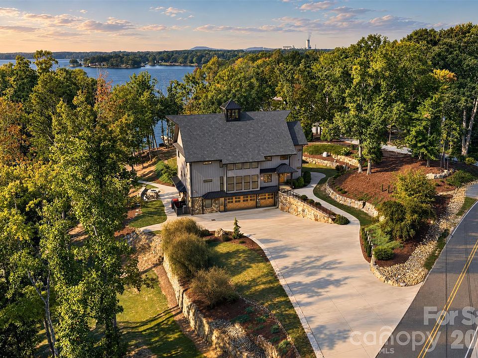 1st image of 222 Greenbay Rd