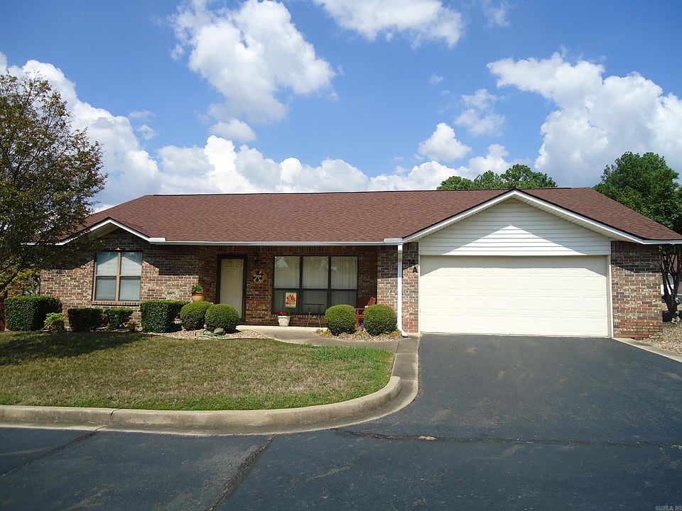 1st image of 124 Corporate Ter APT 14A