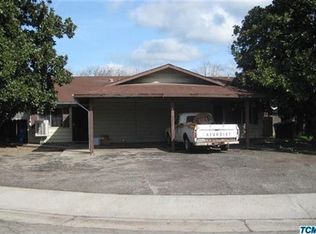 860 Clinton Ln, Porterville, CA 93257