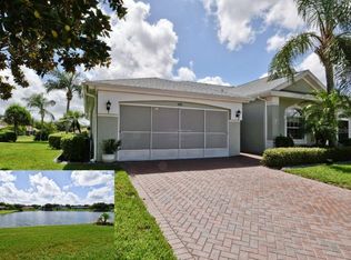 909 Oxford Park Dr, Sun City Center, FL 33573