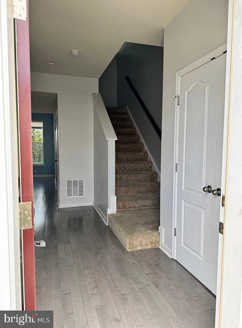 3 bed, 3.5 bath, 1769 sqft, $1,845 — Photo 4