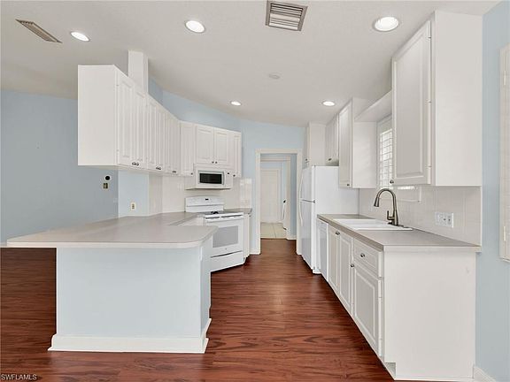3rd image of 28025 Boccaccio WAY