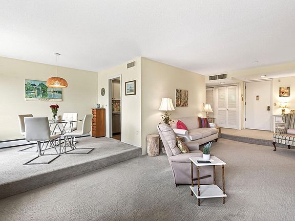 3rd image of 3412 Oak Ridge Rd APT 317