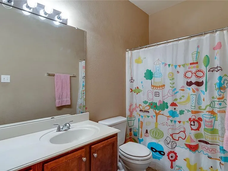 708 Creekside Dr — Photo 18