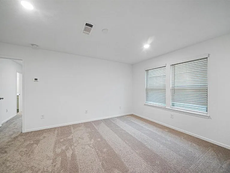 1020 Laguna Cove Dr — Photo 16