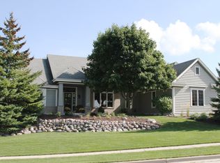 342 Jonathan Drive, Pewaukee, WI 53072