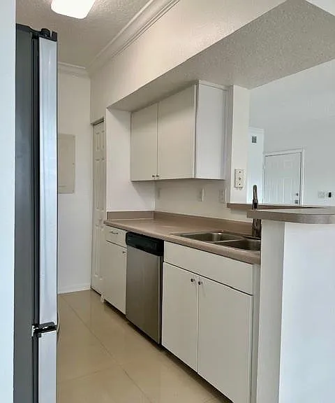 11600 SW 2nd St #18304 — Photo 13