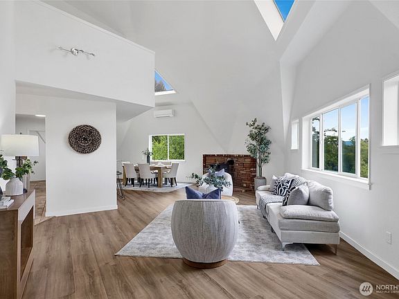 4th image of 4246 James Street