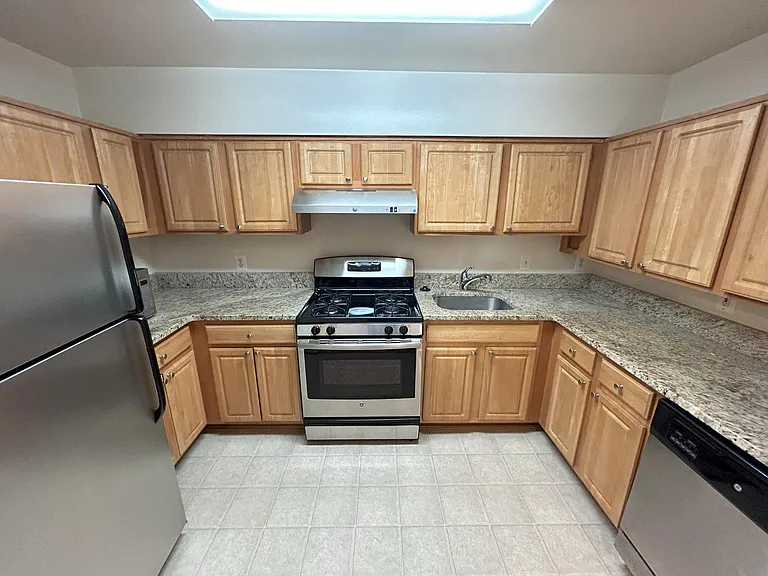 Apt 103