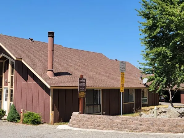 2 Village Ln, Tehachapi, CA 93561