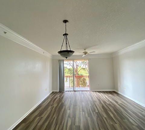 5th image of 2046 Alta Meadows Ln