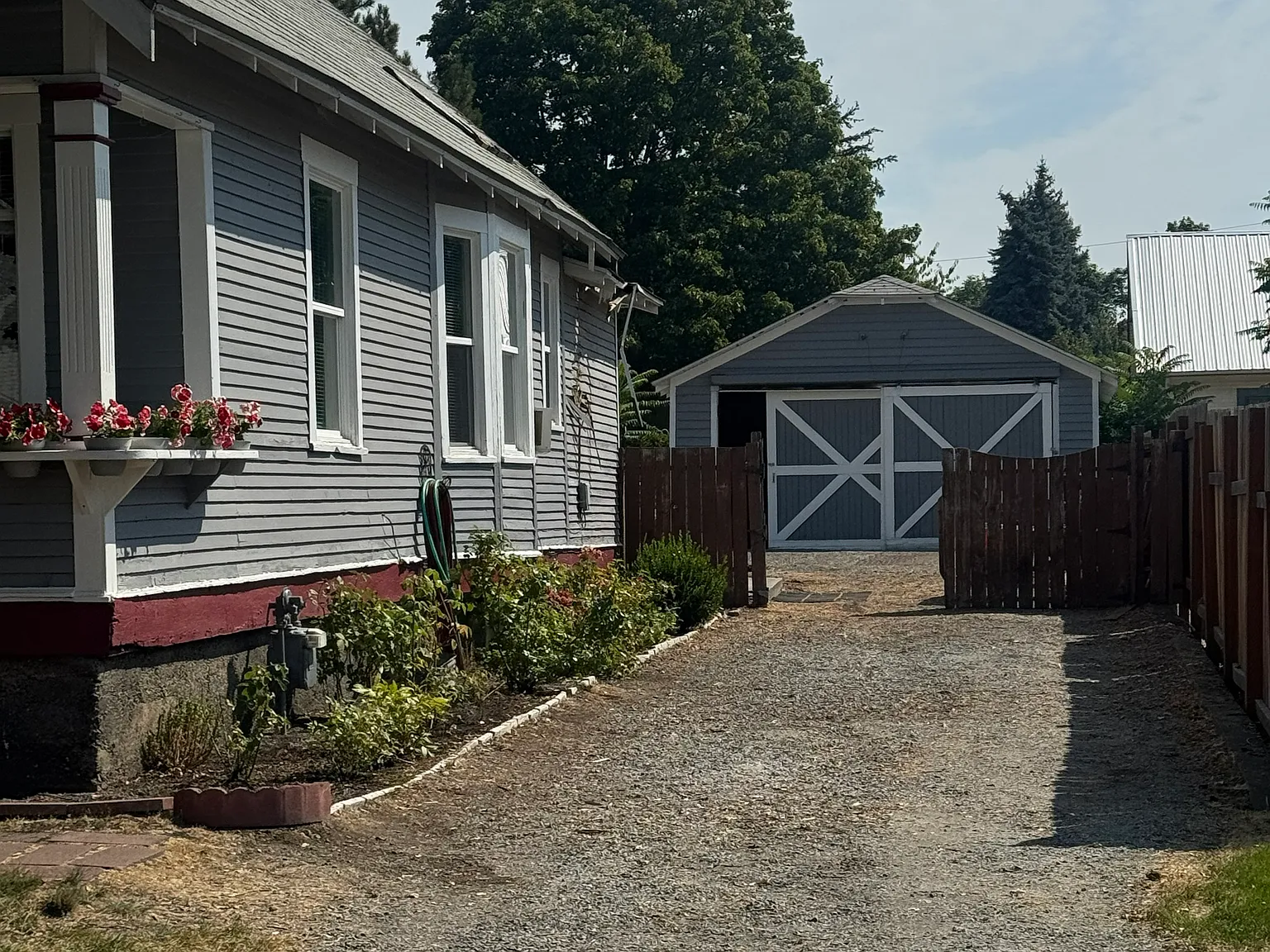 3 bed, 2.5 bath, 1500 sqft, $2,400 — Photo 3