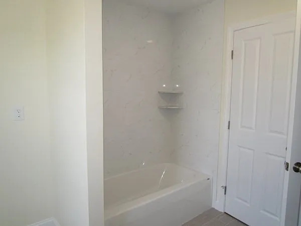 1093 Main St #3 — Photo 8