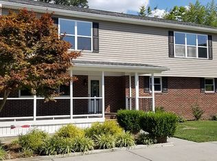 90 Hudgins Rd, Poquoson, VA 23662