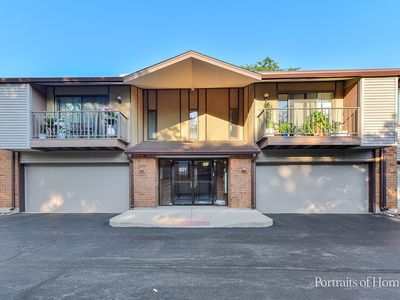 821 Oakton St APT 202, Elk Grove Village, IL, 60007